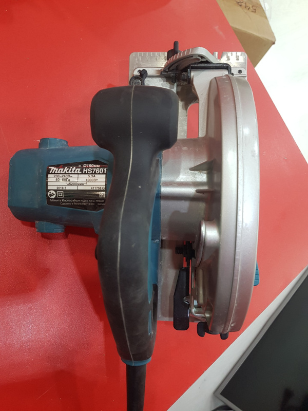 Циркулярная пила Makita HS7601