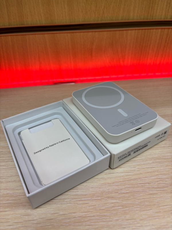 Внешний аккумулятор Apple magsafe