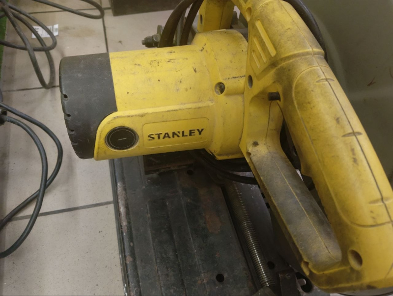 Циркулярная пила Stanley SSC22