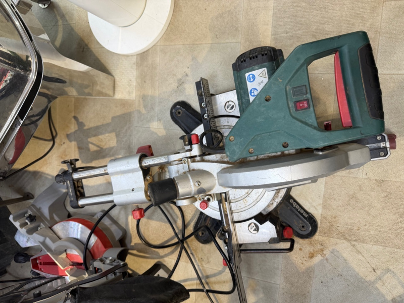Торцовочная пила Metabo  kgs 216