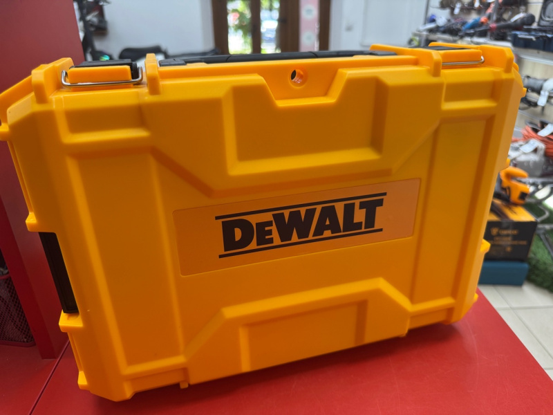 Шуруповерт Dewalt Не указана