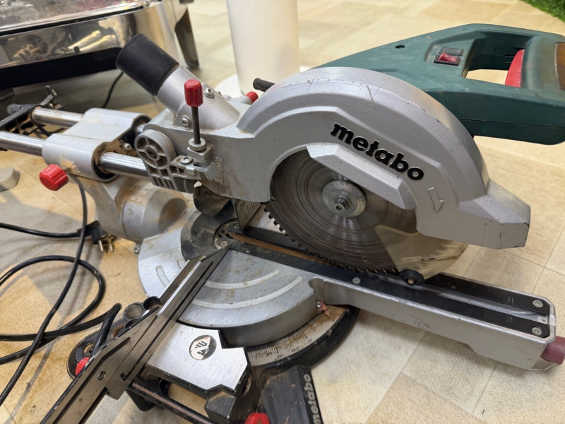 Торцовочная пила Metabo  kgs 216