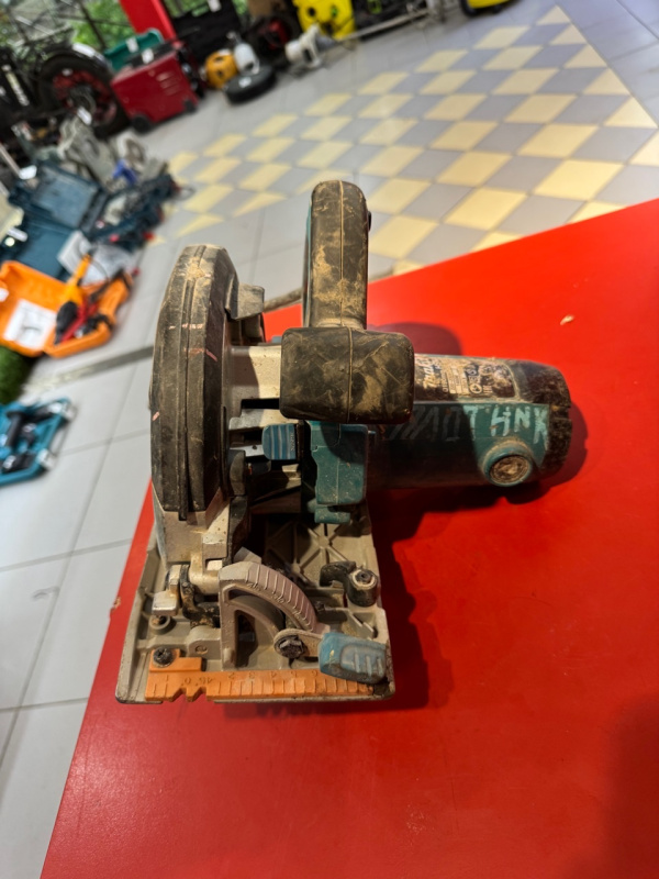 Циркулярная пила Makita HS-7100