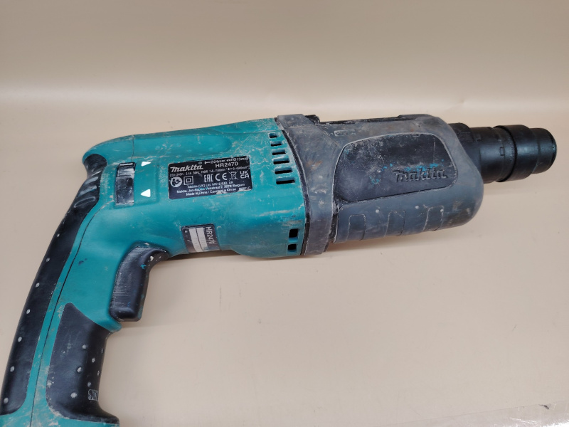 Перфоратор Makita HR2470